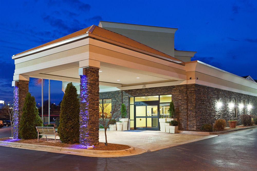 Holiday Inn Express & Suites Greensboro - I-40 Atwendover By Ihg Zewnętrze zdjęcie
