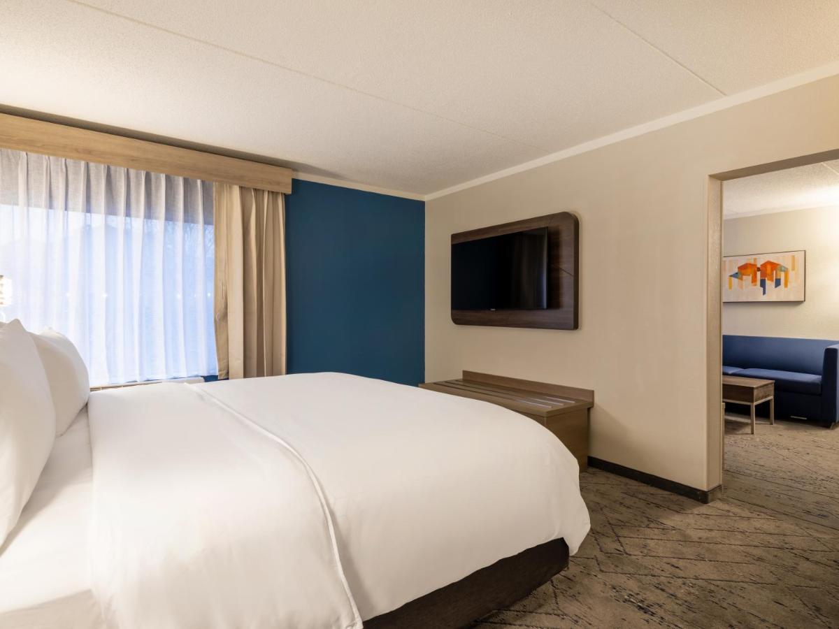 Holiday Inn Express & Suites Greensboro - I-40 Atwendover By Ihg Zewnętrze zdjęcie