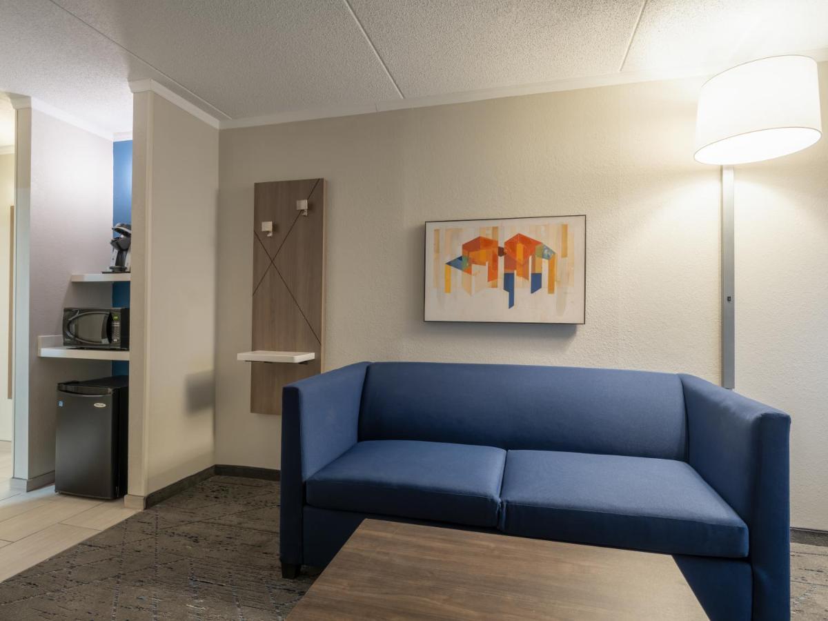 Holiday Inn Express & Suites Greensboro - I-40 Atwendover By Ihg Zewnętrze zdjęcie