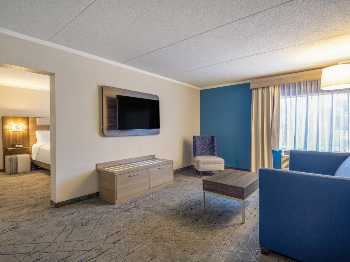 Holiday Inn Express & Suites Greensboro - I-40 Atwendover By Ihg Zewnętrze zdjęcie