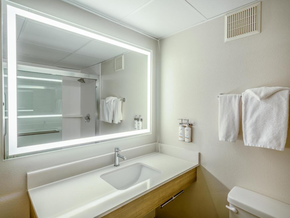 Holiday Inn Express & Suites Greensboro - I-40 Atwendover By Ihg Zewnętrze zdjęcie