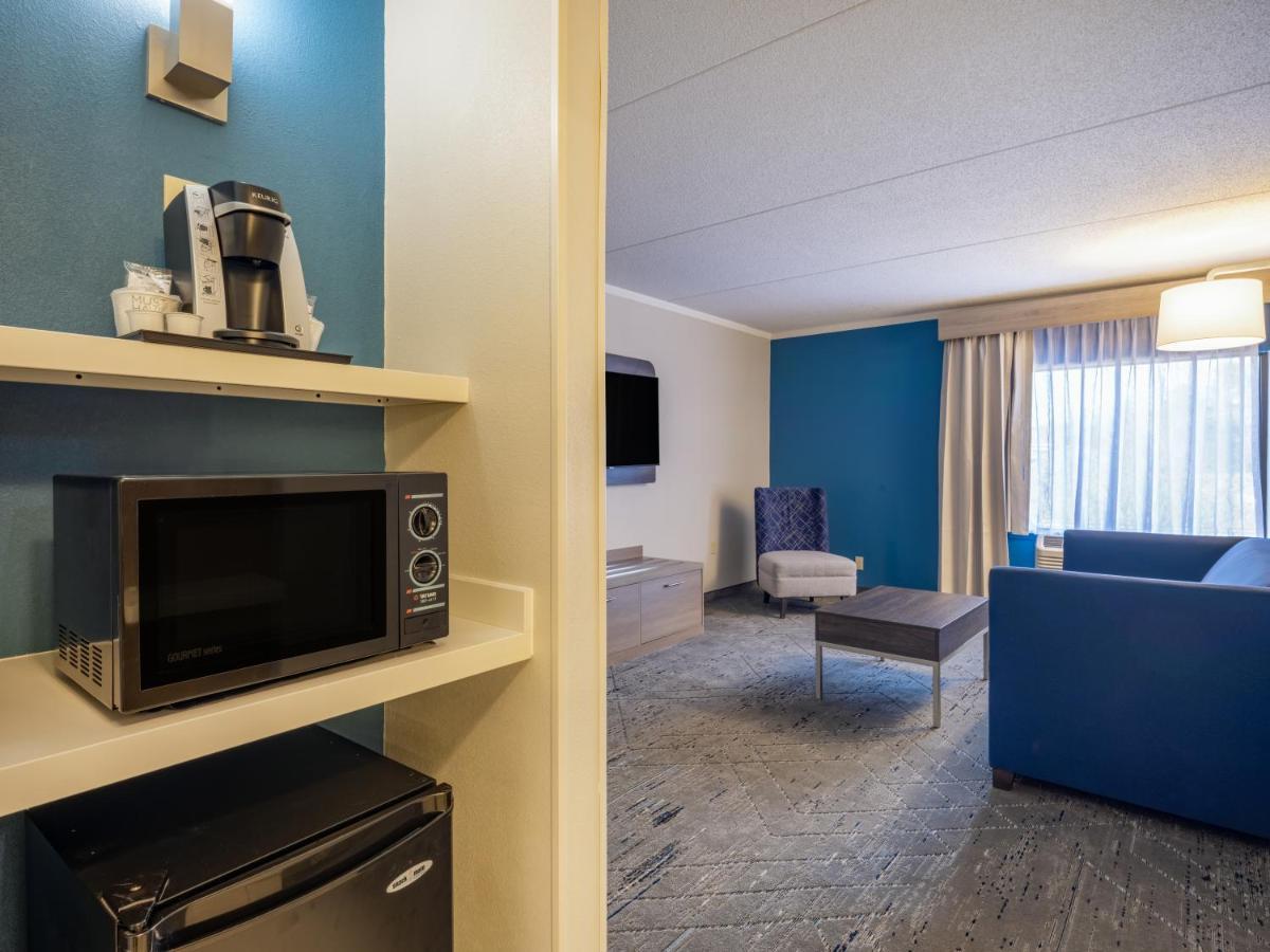 Holiday Inn Express & Suites Greensboro - I-40 Atwendover By Ihg Zewnętrze zdjęcie