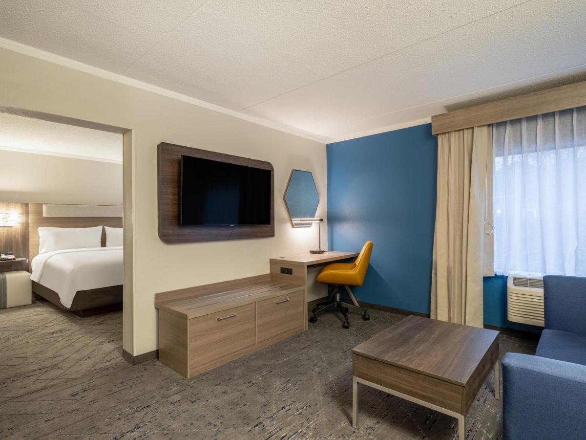 Holiday Inn Express & Suites Greensboro - I-40 Atwendover By Ihg Zewnętrze zdjęcie