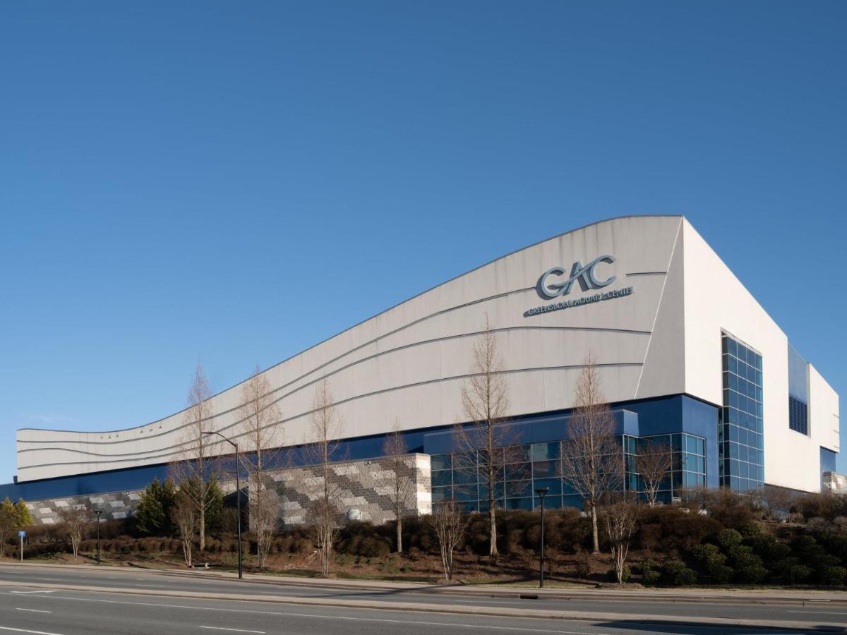 Holiday Inn Express & Suites Greensboro - I-40 Atwendover By Ihg Zewnętrze zdjęcie