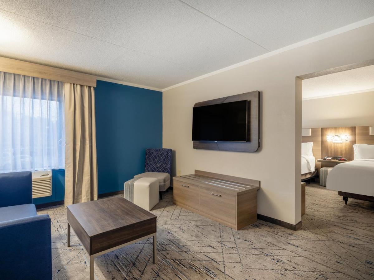 Holiday Inn Express & Suites Greensboro - I-40 Atwendover By Ihg Zewnętrze zdjęcie