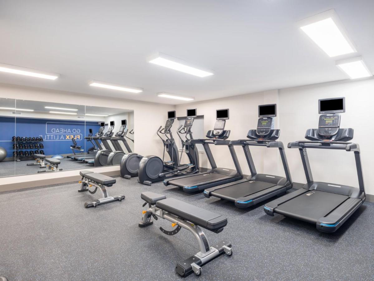 Holiday Inn Express & Suites Greensboro - I-40 Atwendover By Ihg Zewnętrze zdjęcie