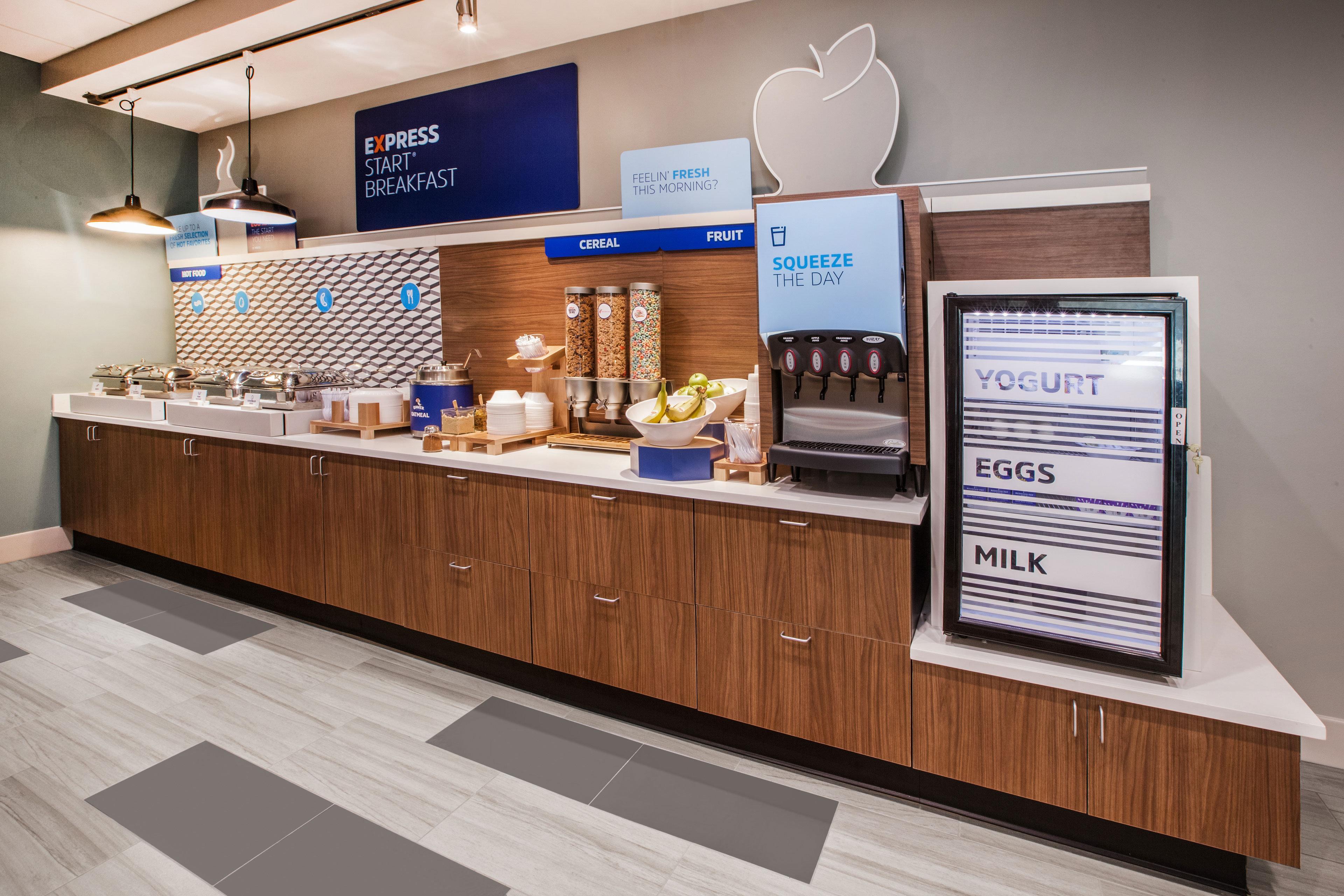 Holiday Inn Express & Suites Greensboro - I-40 Atwendover By Ihg Zewnętrze zdjęcie